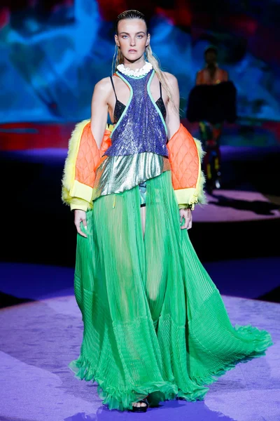 Look 35
